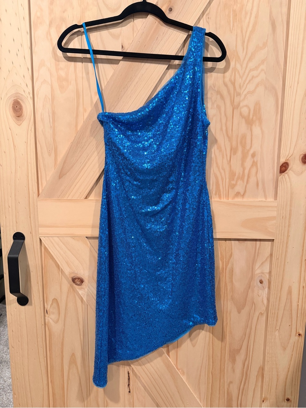 Aqua XS One-Shoulder Sequin Mini Dress in Electric Blue